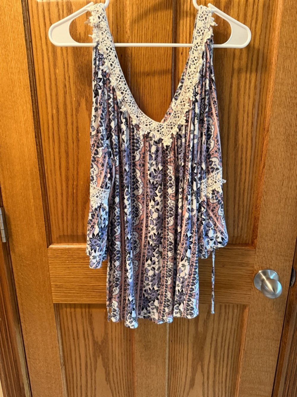 GG Collection Pink, Navy & Cream Floral Crochet-Trim cold shoulder Top Xl